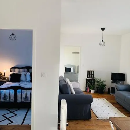 Maison De L'enfant Apartment Goes